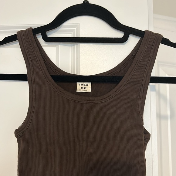 Sunday best tank - Picture 2 of 2